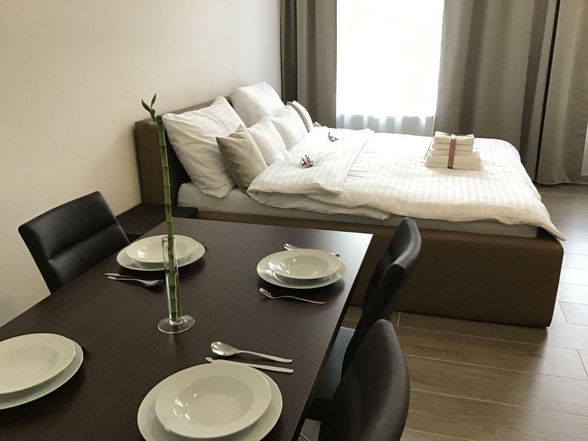 Euro Apartments Lidicka 39 Бърно Екстериор снимка